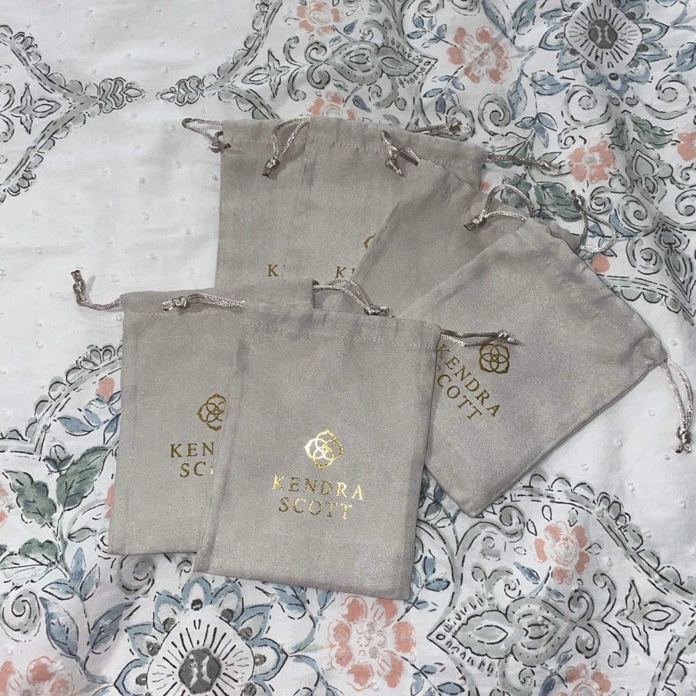 Kendra Scott | jewelry dust pouches